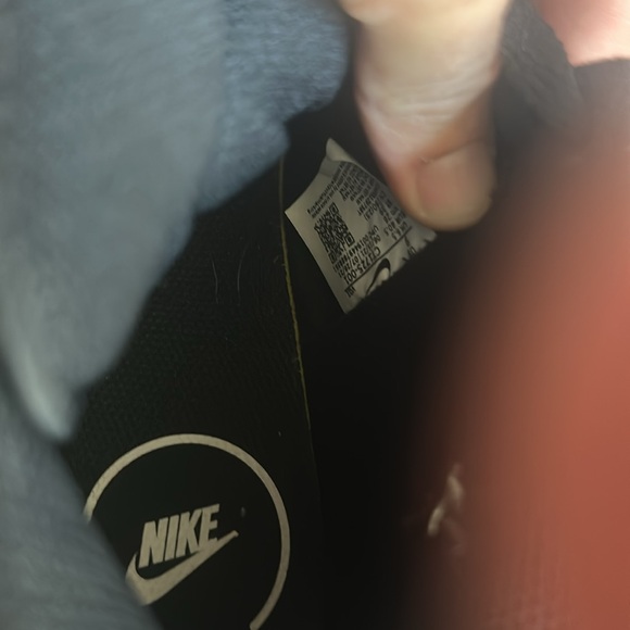 Size nine Nike Court Royale 2 black mid top shoes - Picture 6 of 6